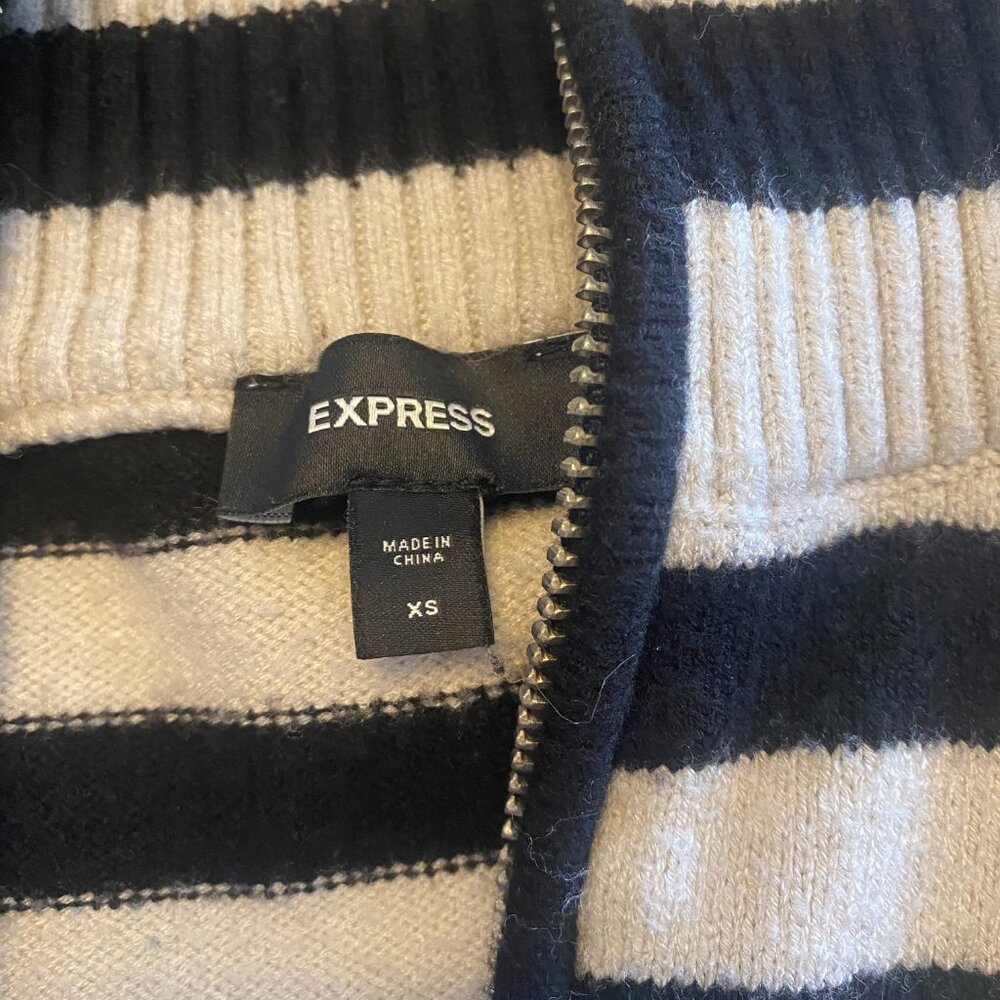 Express XS half ziip sweater - like new condition - Picture 4 of 5